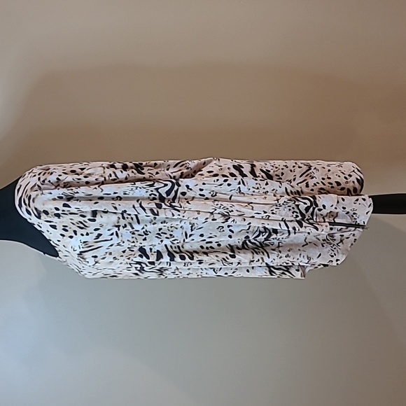 LYSSÉ Animal Print Top, Side Zipper Detail, Lined, Size 2X - Picture 4 of 13